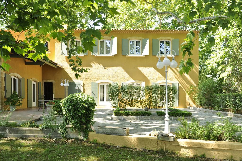 Auberge Bourrelly Cabries Exterior photo